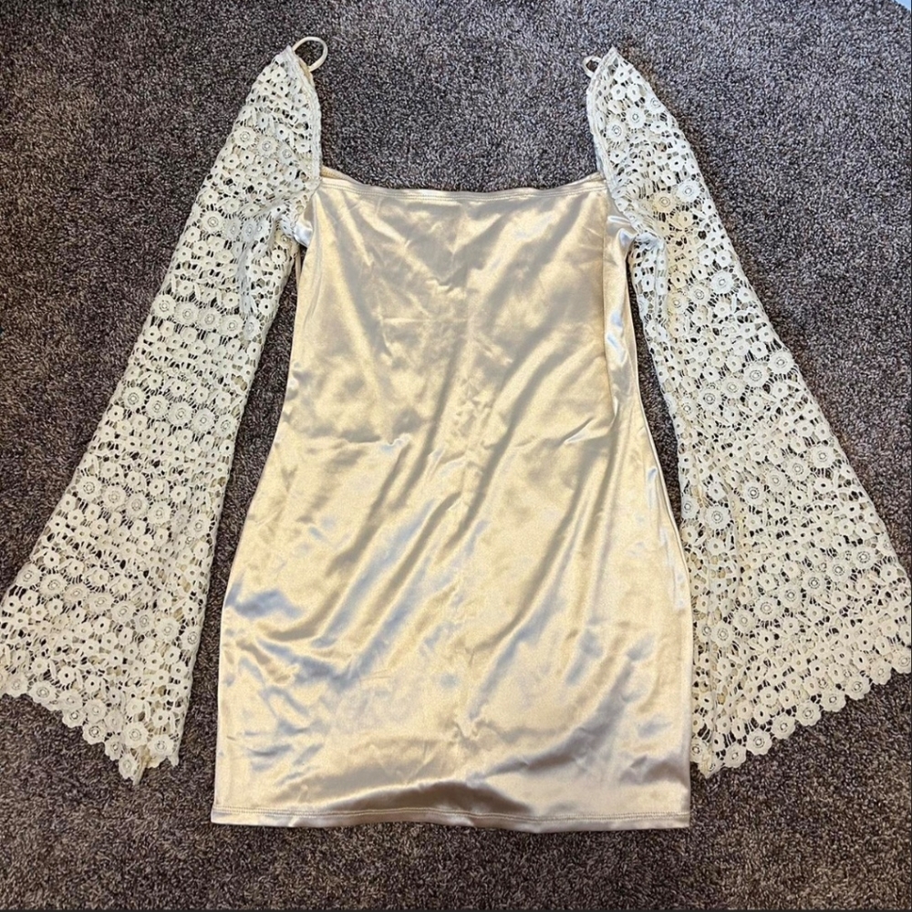 Lucy in the sky dress - size large but fits more like a small, brand new W/O tag